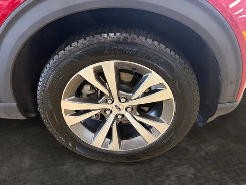 Used 2020 Ford Explorer Platinum w/ Premium Technology Package AWD/4WD image 40