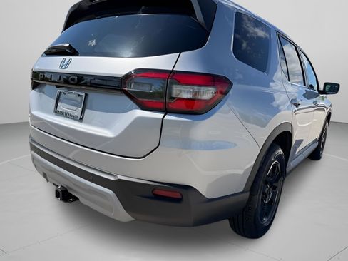 Certified 2025 Honda Pilot EX-L image 5