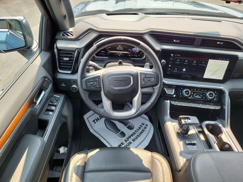 Used 2026 GMC Sierra 1500 Denali AWD/4WD image 9