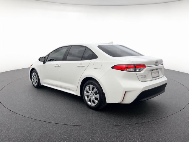 Used 2025 Toyota Corolla LE FWD image 4