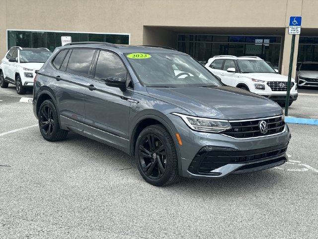 Used 2023 Volkswagen Tiguan SE R-Line FWD image 4