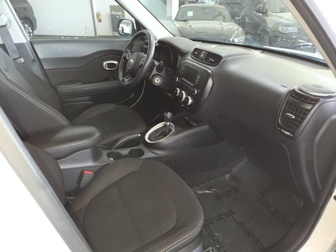 Used 2018 Kia Soul FWD image 27