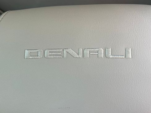 Used 2020 GMC Yukon XL Denali w/ Denali Ultimate Package AWD/4WD image 15
