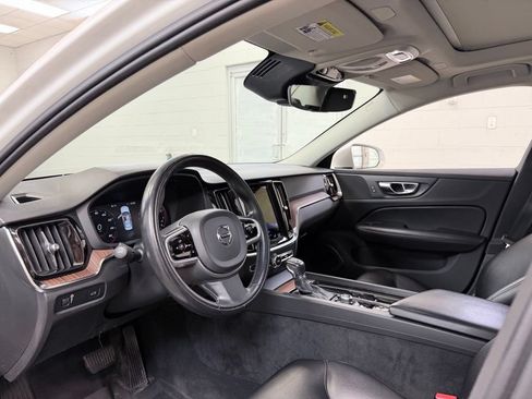 Used 2021 Volvo S60 T6 Momentum w/ Premium Package AWD/4WD image 15