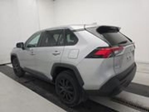 Used 2022 Toyota RAV4 LE FWD image 6