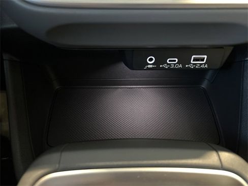 Used 2025 Subaru Crosstrek 2.0i Premium image 19
