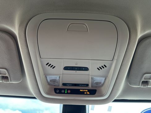 Used 2020 GMC Acadia Denali image 18