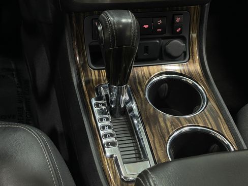 Used 2015 GMC Acadia Denali image 29