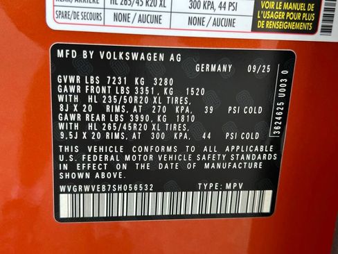 Used 2025 Volkswagen ID. Buzz Pro S Plus RWD image 58