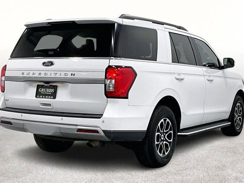 Used 2023 Ford Expedition XLT image 2