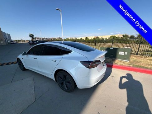 Used 2018 Tesla Model 3 Long Range RWD image 3