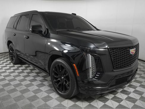 Used 2025 Cadillac Escalade Sport w/ Touring Package AWD/4WD image 3