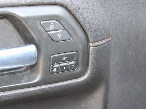 Used 2021 GMC Sierra 1500 AT4 w/ Technology Package image 21