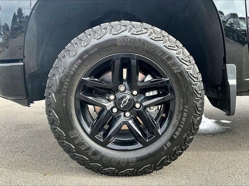 Used 2024 Chevrolet Silverado 1500 Custom Trail Boss AWD/4WD image 9