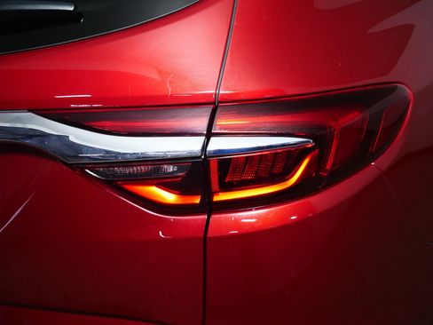 Used 2020 Buick Enclave Premium w/ Sun and Sites Package image 17