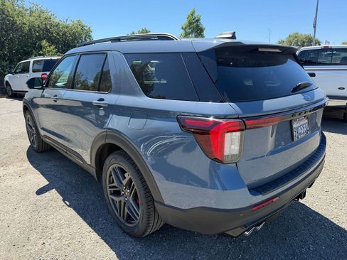 Used 2025 Ford Explorer ST w/ Sun And Sound Package AWD/4WD image 3