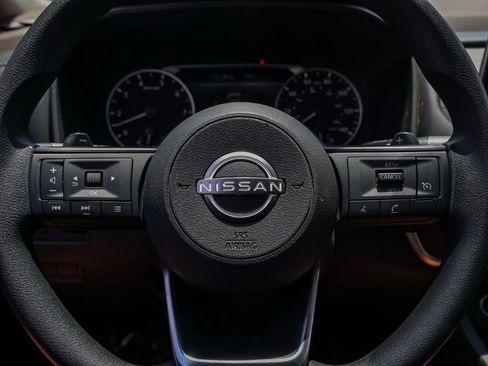 Used 2023 Nissan Rogue S FWD image 25