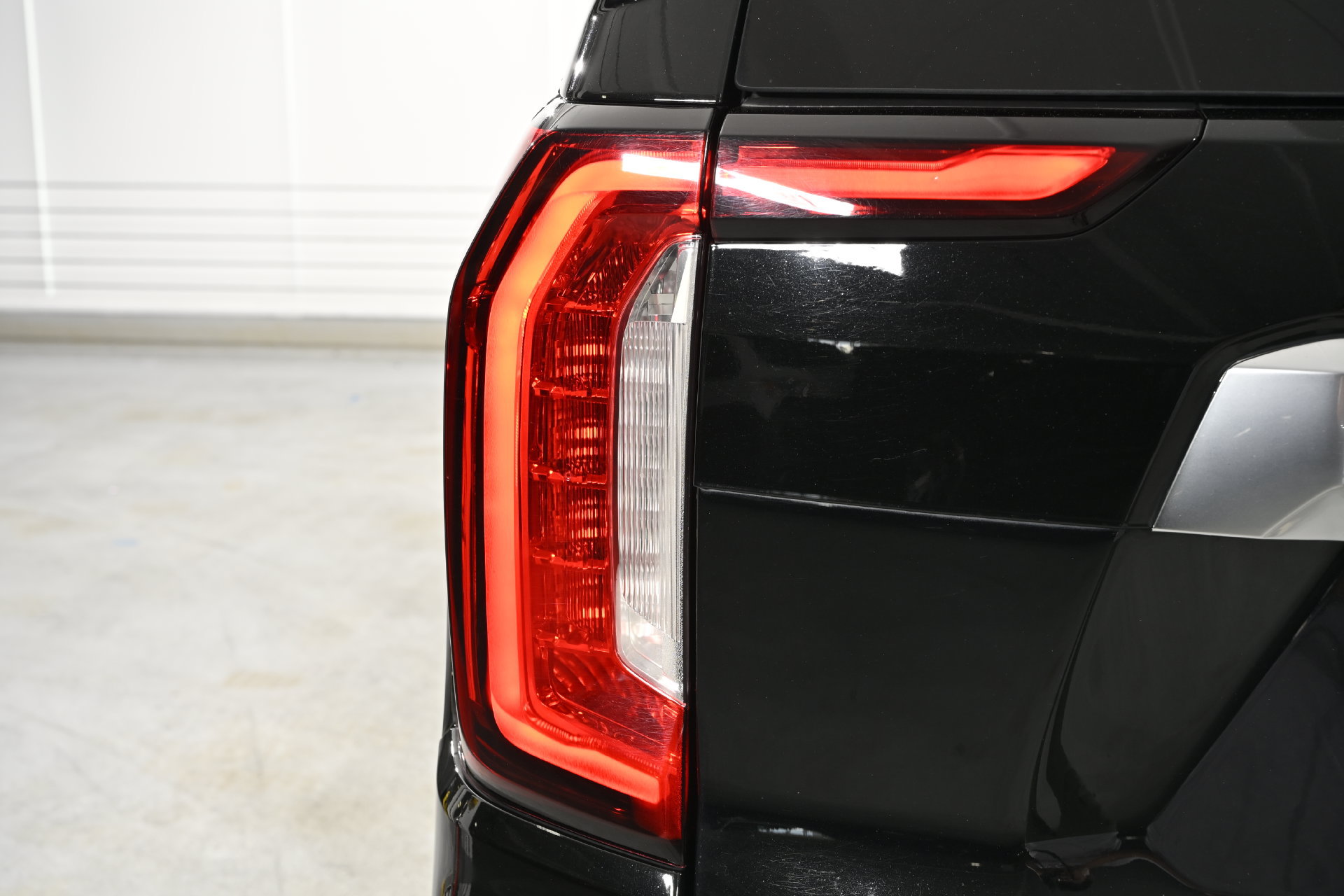 Used 2023 GMC Yukon XL Denali RWD image 10