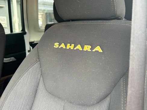 Used 2013 Jeep Wrangler Unlimited Sahara w/ Connectivity Group AWD/4WD image 8