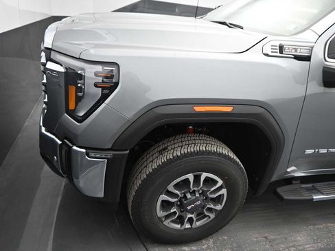 New 2026 GMC Sierra 2500 SLT w/ SLT Premium Package image 3