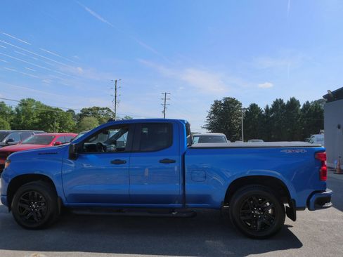 Used 2023 Chevrolet Silverado 1500 Custom w/ Rally Edition AWD/4WD image 9