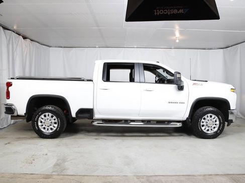 Used 2021 Chevrolet Silverado 3500 LT w/ Convenience Package image 2
