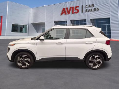Used 2025 Hyundai Venue SEL FWD image 10