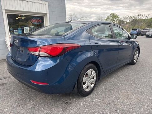 Used 2016 Hyundai Elantra SE FWD image 5