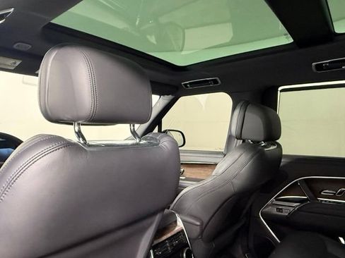 Used 2023 Land Rover Range Rover SE AWD/4WD image 25
