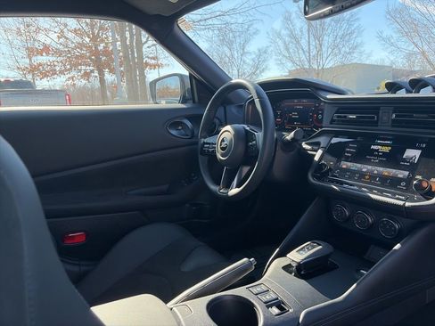 Used 2024 Nissan Z Performance w/ Floor Mat Package image 27