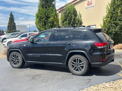 Used 2019 Jeep Grand Cherokee Trailhawk w/ Trailhawk Luxury Group AWD/4WD image 11