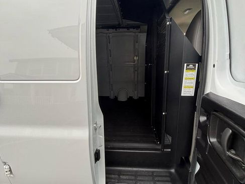 Used 2021 Chevrolet Express 2500 w/ Driver Convenience Package image 15