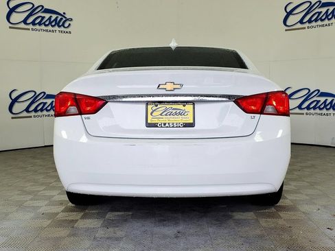 Used 2018 Chevrolet Impala LT FWD image 4