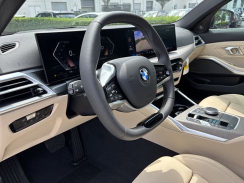 Used 2025 BMW 330i xDrive Sedan w/ Premium Package image 16