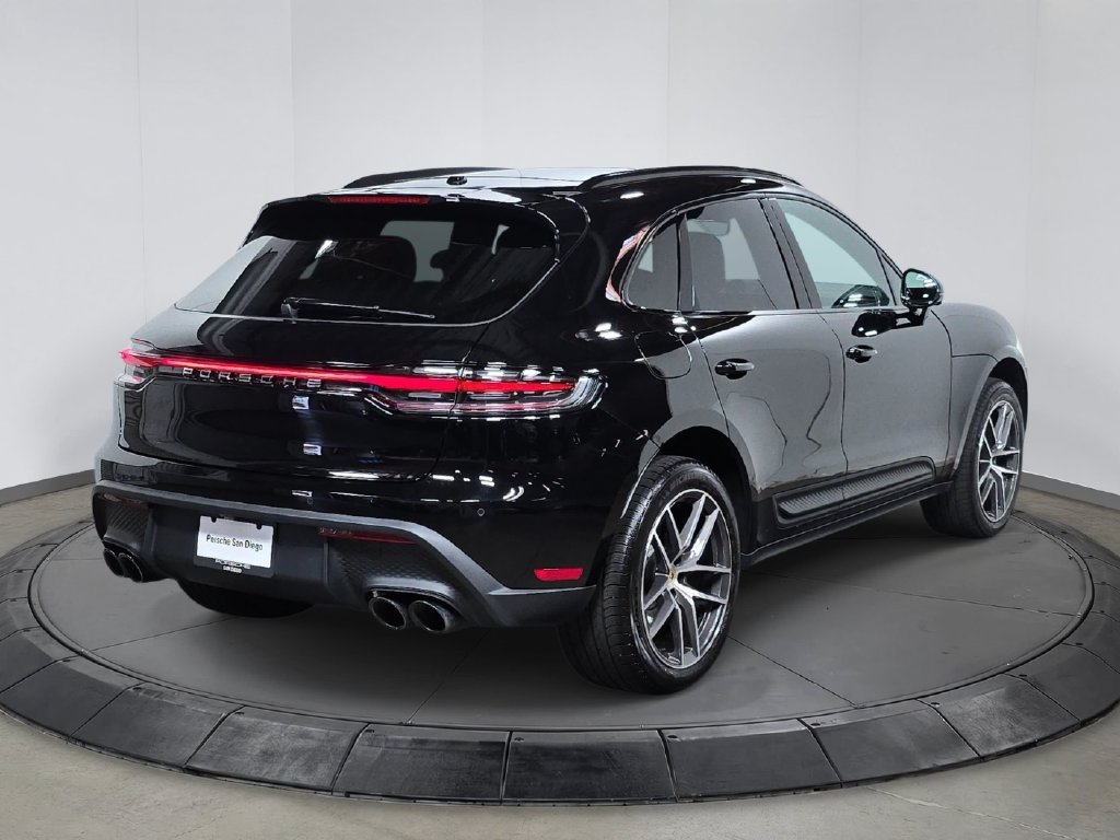Certified 2026 Porsche Macan AWD/4WD image 7