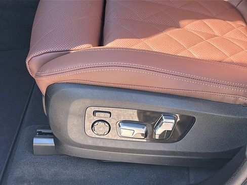New 2026 BMW X5 xDrive40i w/ Climate Comfort Package image 12
