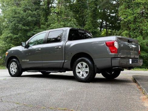 Used 2021 Nissan Titan SV w/ SV Convenience Package RWD image 22
