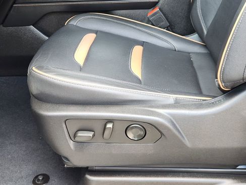 Used 2023 GMC Yukon AT4 w/ AT4 Premium Plus Package image 24