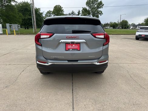 Used 2023 GMC Terrain SLT AWD/4WD image 4