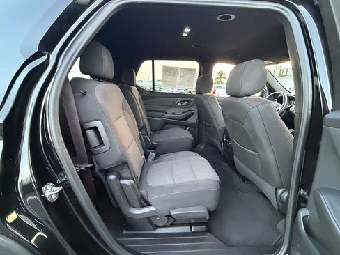 Used 2023 Chevrolet Traverse LT w/ LPO, Cargo Package FWD image 18