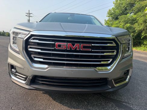 Used 2024 GMC Terrain SLT AWD/4WD image 5