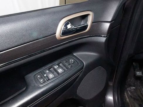 Used 2016 Jeep Grand Cherokee Limited w/ Trailer Tow Group IV image 10