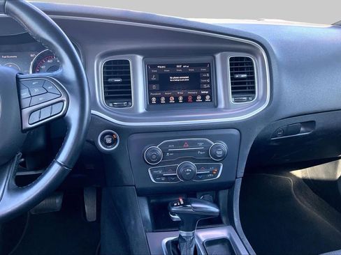 Used 2022 Dodge Charger SXT RWD image 6