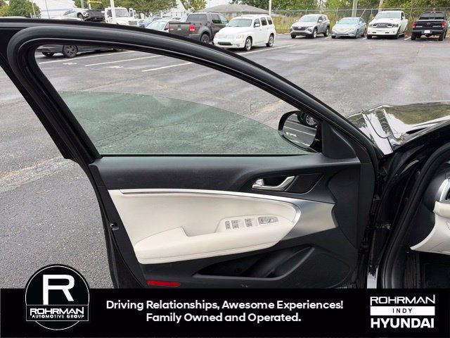 Used 2025 Genesis G70 2.5T AWD/4WD image 12