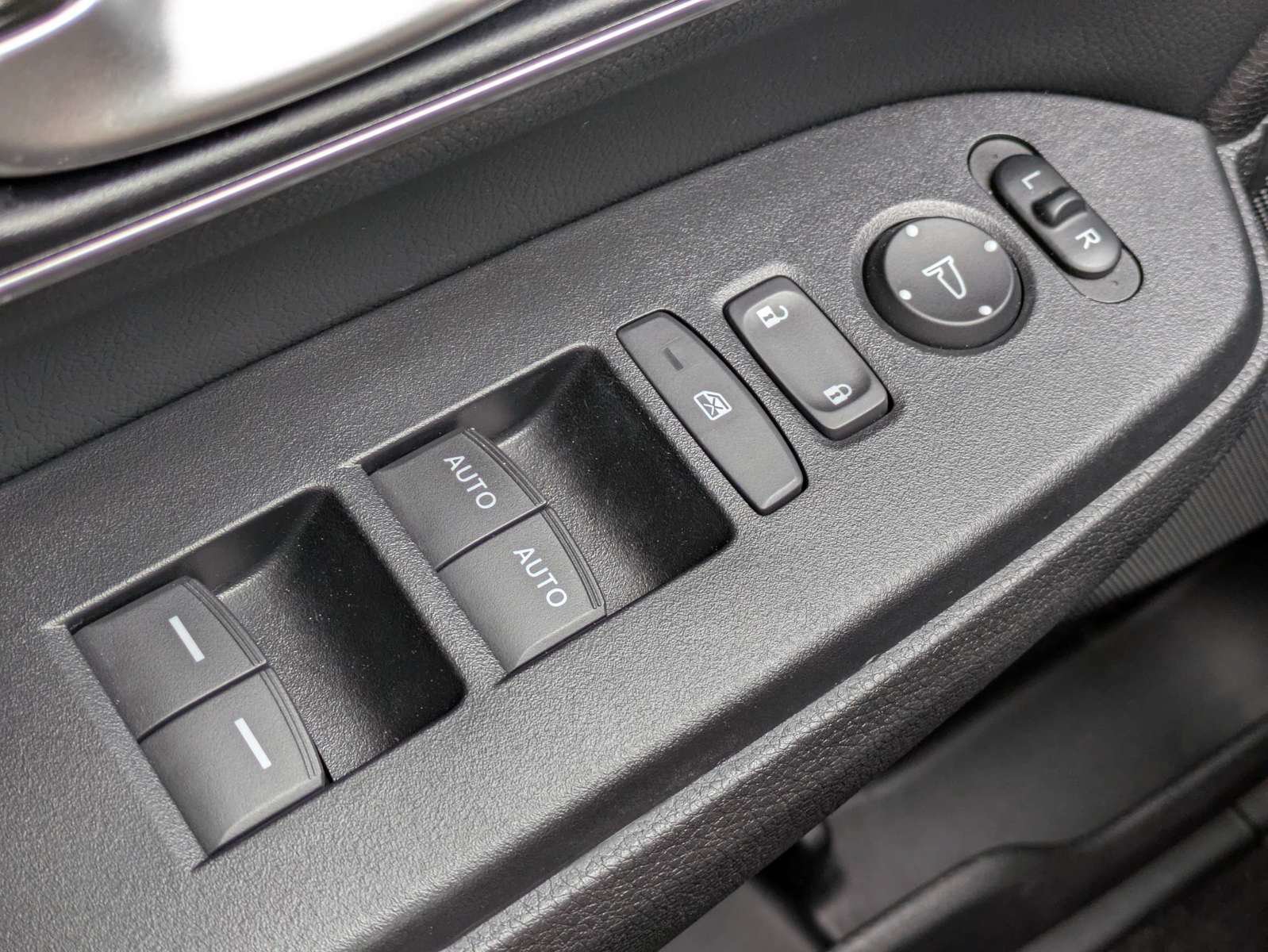Used 2021 Honda CR-V EX-L image 19