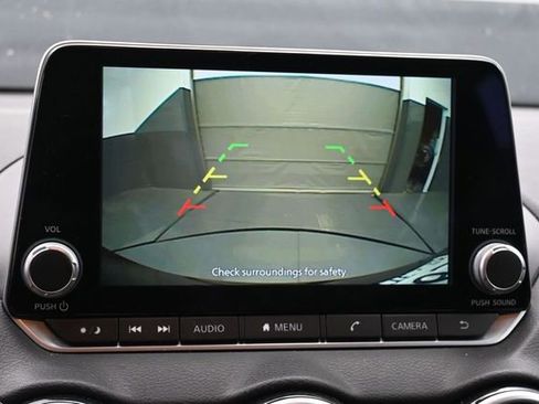Used 2025 Nissan Sentra SV FWD image 18