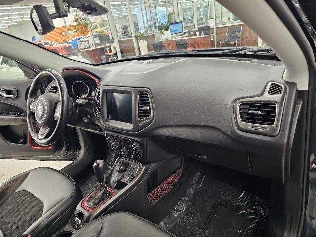 Used 2018 Jeep Compass Trailhawk w/ Cold Weather Group AWD/4WD image 8