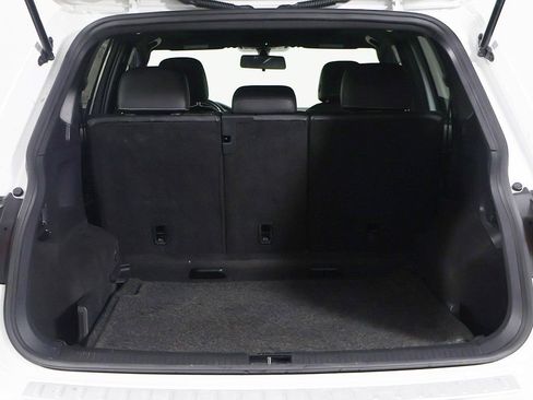 Used 2021 Volkswagen Tiguan SE R-Line image 19