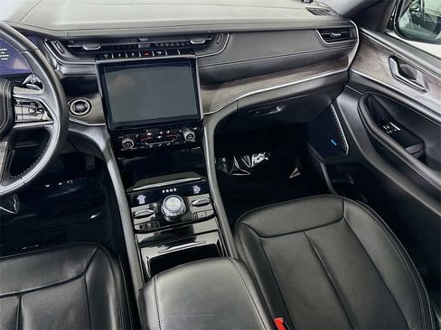 Used 2022 Jeep Grand Cherokee Overland image 29