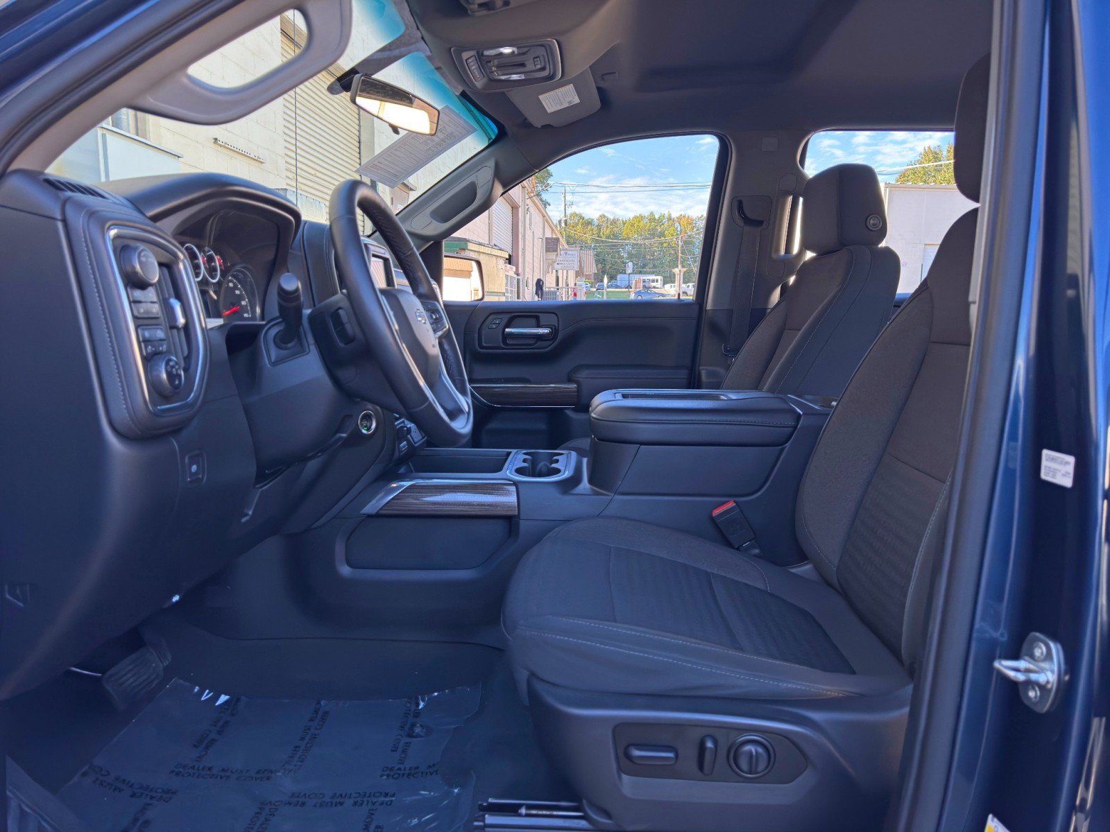 Used 2020 Chevrolet Silverado 1500 LT Trail Boss AWD/4WD image 15